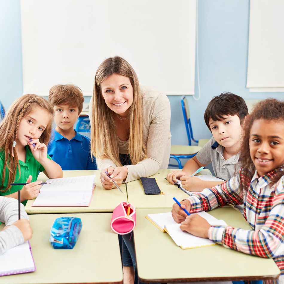 Group Tutoring (45 Minutes) – Flying Colours Education